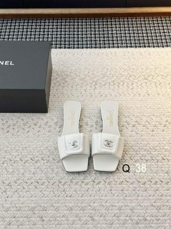 Picture of Chanel Slippers _SKUChanelsz35-40LY05053166